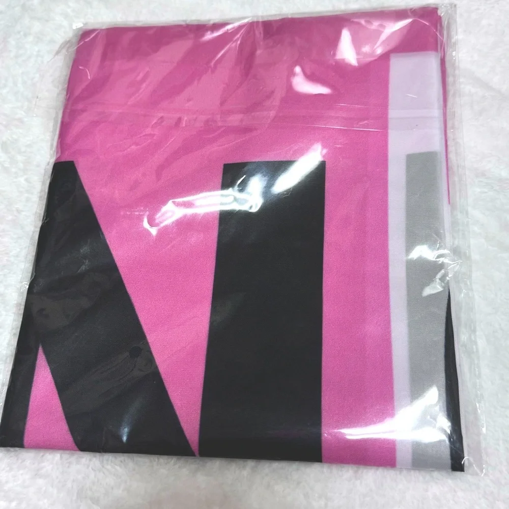 *NWT* funny pink & black 3x5’ tapestry